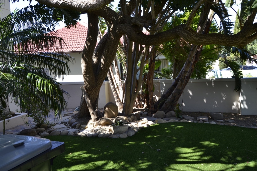 To Let 5 Bedroom Property for Rent in Heritage Park Western Cape